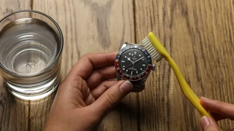How to Maintain Your Watch? Home Cleaning and Storage Tips
